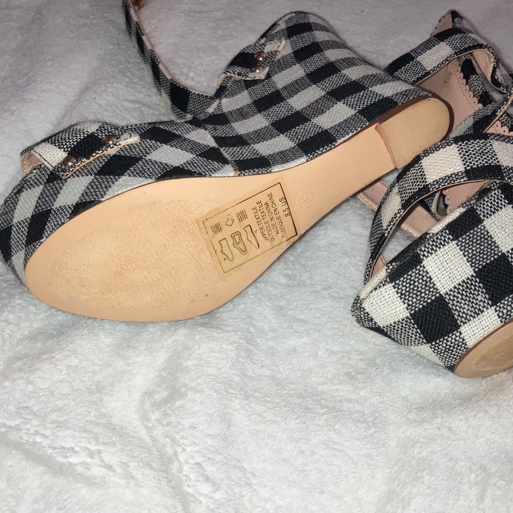 Checker wedge heels! - Picture 5 of 5